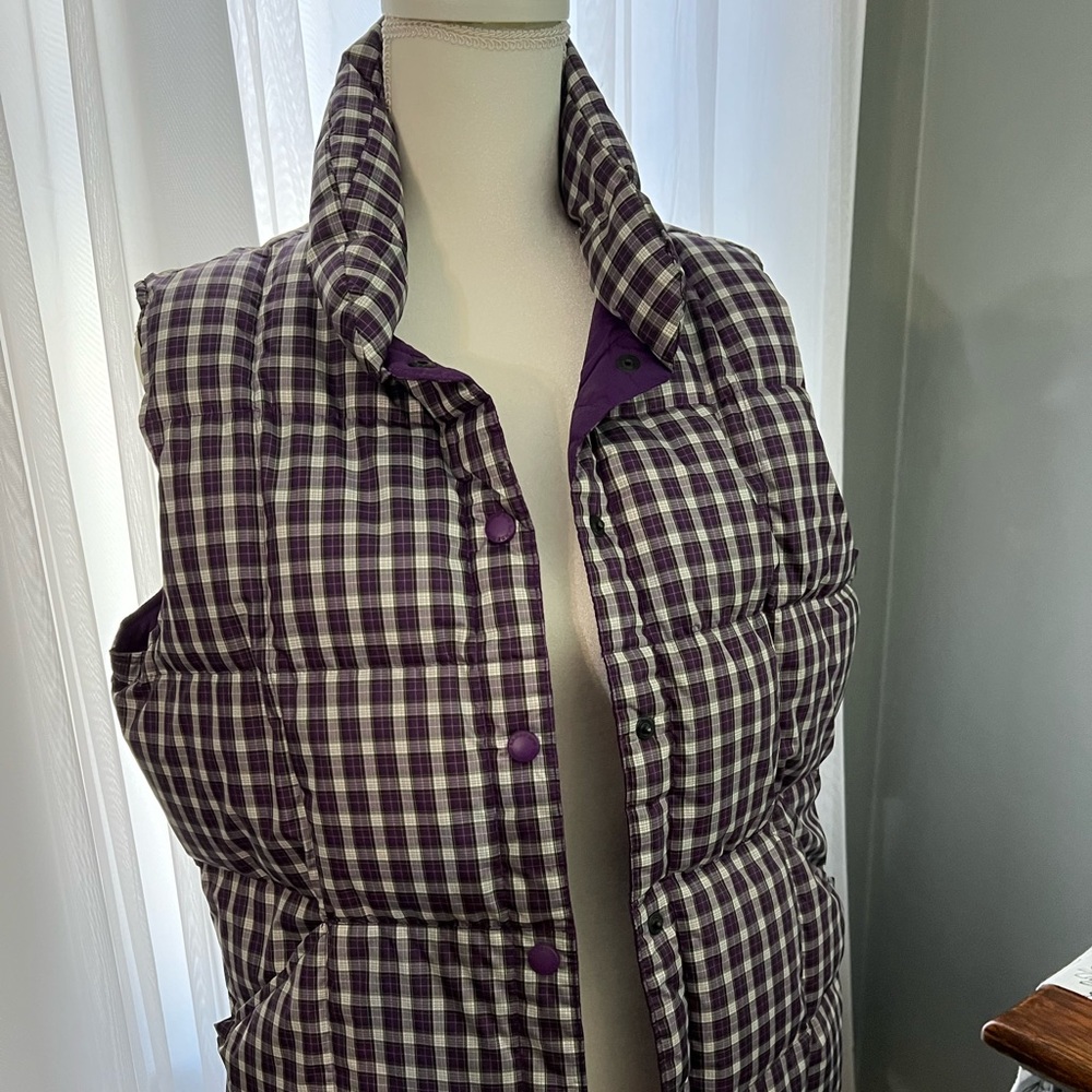 Lands Ends vest. Purple plaid. Like new. Snap closure. Womens size medium.